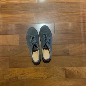 KOIO men’s gray sneakers